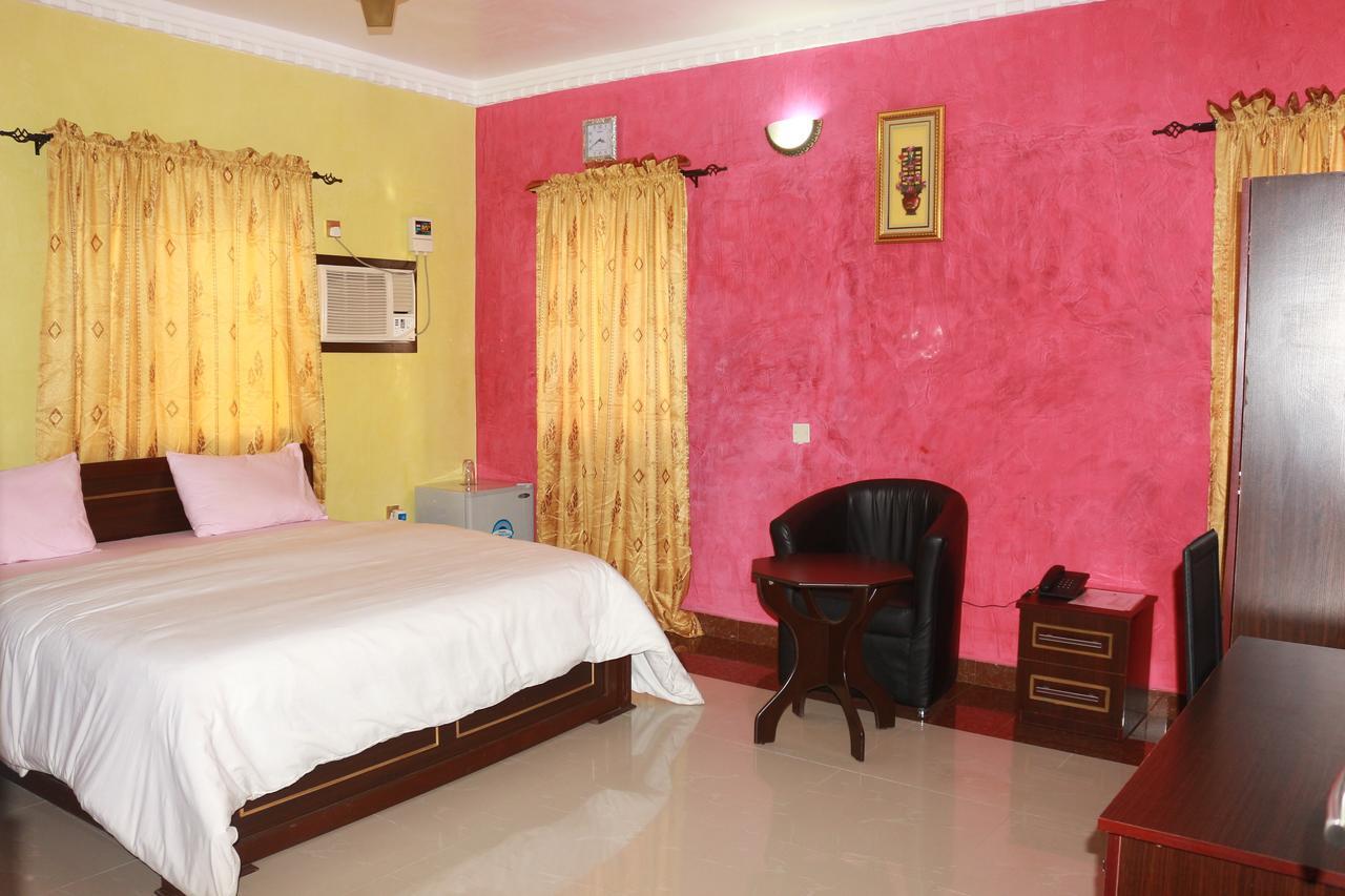 Cute Villa Hotel And Suites Uyo Extérieur photo