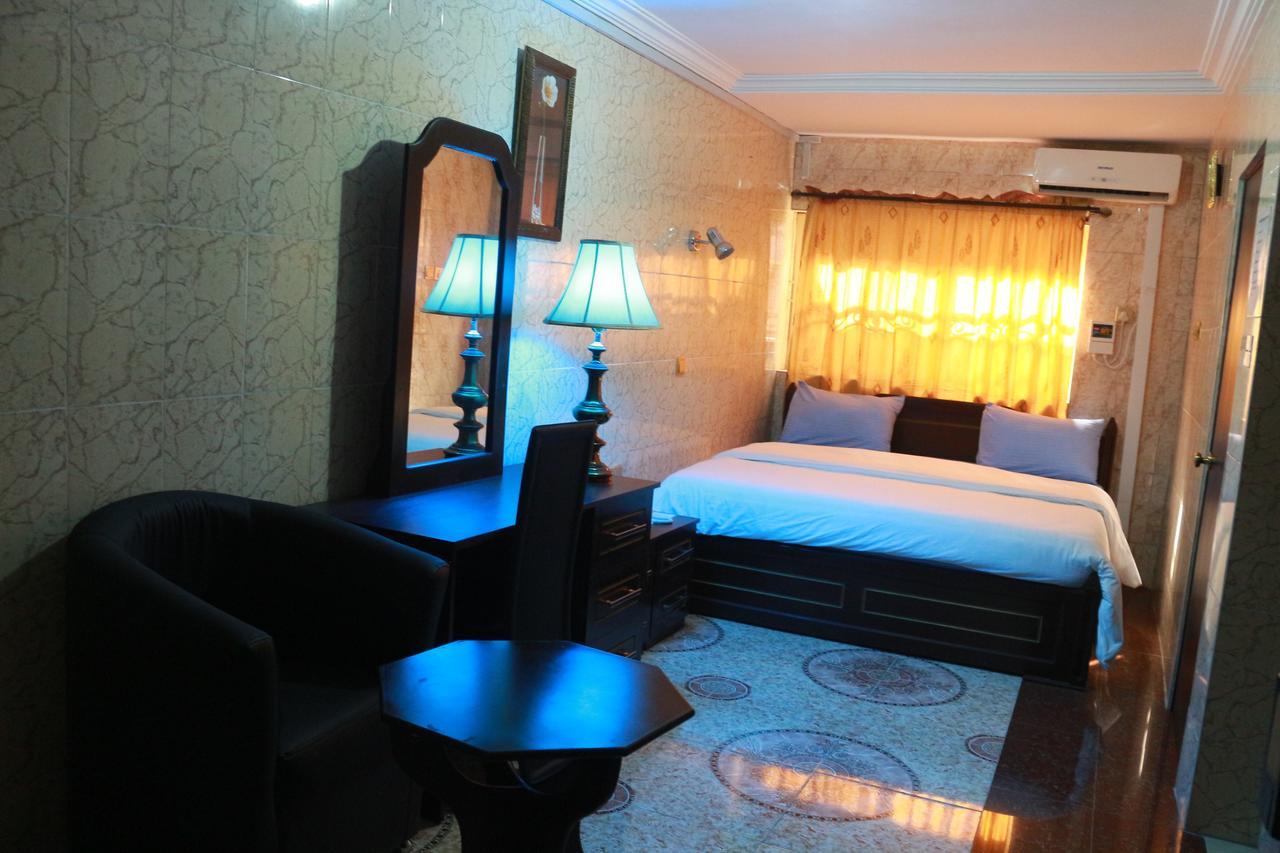 Cute Villa Hotel And Suites Uyo Extérieur photo