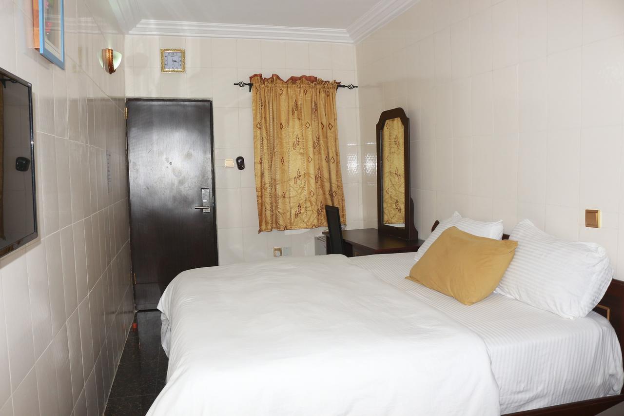 Cute Villa Hotel And Suites Uyo Extérieur photo