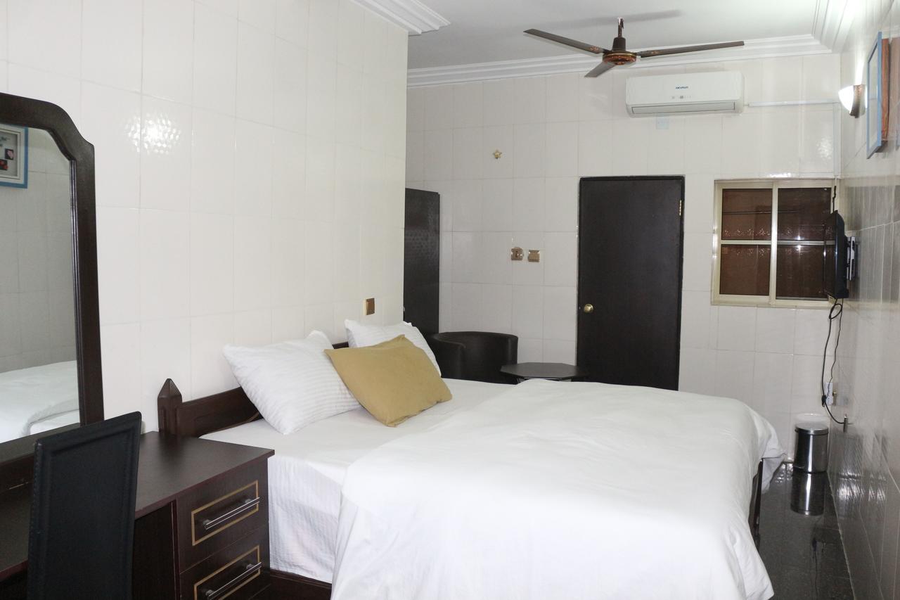 Cute Villa Hotel And Suites Uyo Extérieur photo