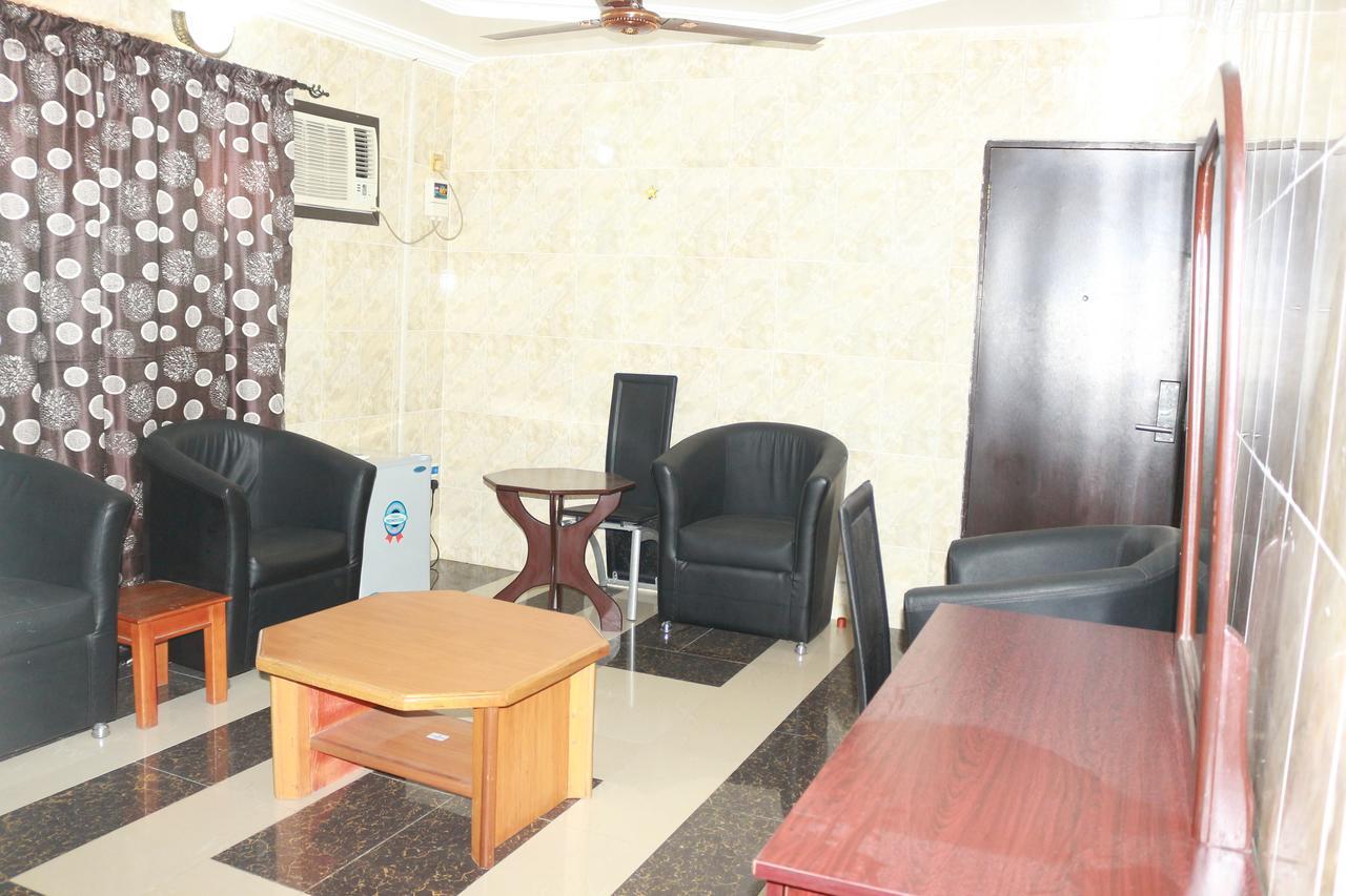 Cute Villa Hotel And Suites Uyo Extérieur photo